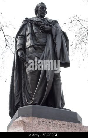 1. Earl of Beaconsfield Statue in Parliament Square, London SW1 von Mario Raggi Stockfoto