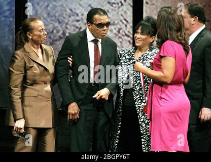 PHILADELPHIA, PA - SEPTEMBER 13 : EIN wahrer Champion der Freiheit, Muhammad Ali erhält die National Constitution Center 2012 Liberty Medal ein Star-Stud Stockfoto