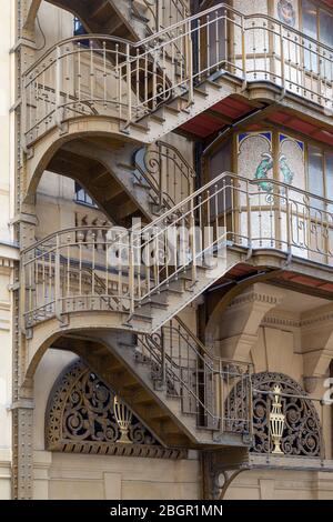 Feuerflucht auf der Rückseite des Theatre du Palais Royal, 1. Arrondissement, Paris, Frankreich Stockfoto