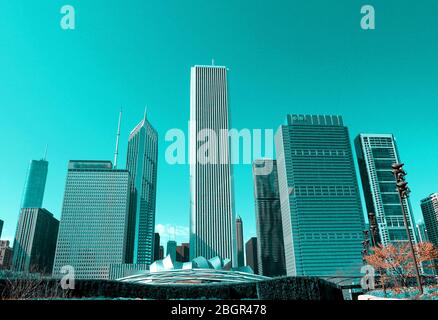 CHICAGO, USA - 13. MAI 2013: Blick auf die Skyline von Downtown Chicago. Teelfilter Stockfoto