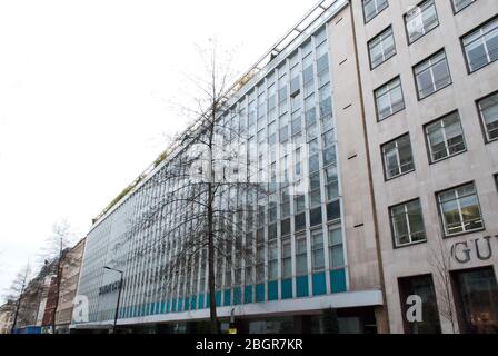 Modernistische Architektur Glas 1950er Architektur Sanderson Hotel, 54 Berners Street, Westminster, London von Jeff Holroyd von Slater Uren Architects Stockfoto