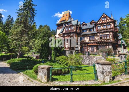 Schloss Pelisor, Sinaia, Rumänien. Blick auf berühmte Pelisor Schloss neben dem Schloss Peles in der Nähe der rumänischen Stadt Sibiu entfernt. Stockfoto