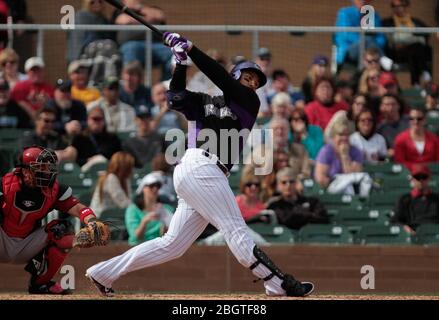 Carlos Gonzalez der Rockies, Trainieren im Frühjahr 2013 in Sports Complex Salt River Felder an der Talking Stick in Arizona. 24. Februar 2013. (© NorteP Stockfoto