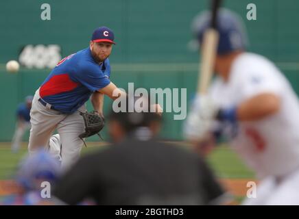 Krug Scott Feldman de Cubs, durante el San Blas Chicago Cubs vs Dodgers de la. Frühjahr Trainieren 2013 y-Liga del Cactus en el Kino Veterans Memorial S Stockfoto