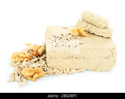 Sonnenblumenkerne Halva mit Nüssen isoliert auf weißem Hintergrund Stockfoto