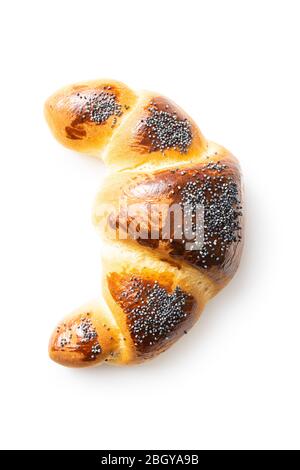 Süße hausgemachte Croissant mit Mohn isoliert auf weißem Hintergrund. Stockfoto