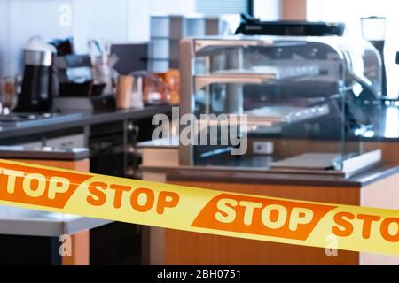 Bars, Cafés und Restaurants geschlossen wegen Coronavirus, Covid, Stop Signal Stockfoto