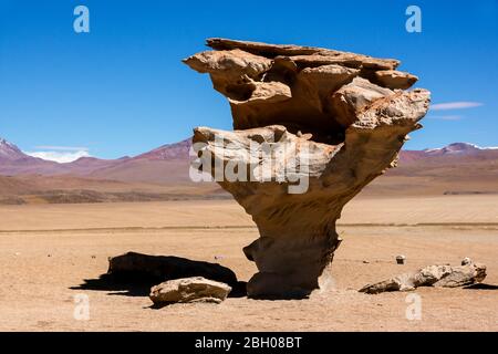 Felsformation Arbol de Piedra (Dali-Felsen) im bolivianischen altiplano. Eduardo Avaroa nationales Tierreservat der Anden in Bolivien Stockfoto