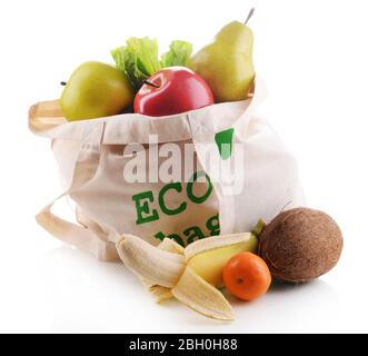 Beutel mit Bio-Produkten auf weiß isoliert Stockfoto