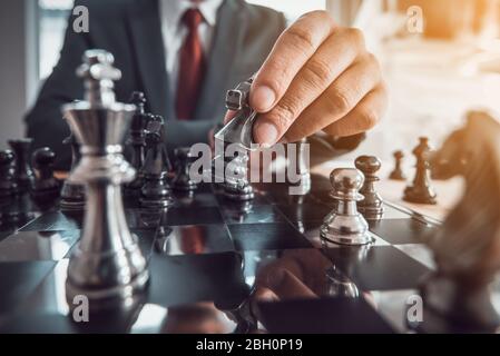 Schachbrett-Spiel Konzept für Ideen und Wettbewerb und Strategie, Business-Erfolg-Konzept. Stockfoto