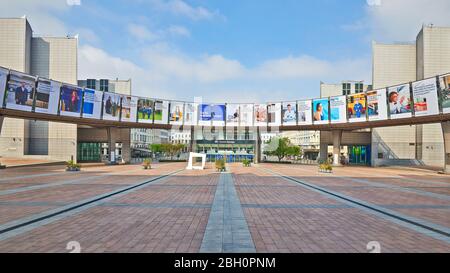 Brüssel, Belgien - 19. April 2020: Leopold-Platz ohne Menschen während der Haftzeit. Stockfoto