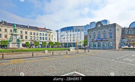 Brüssel, Belgien - 19. April 2020: Luxemburg Platz ohne Personen während der Haftzeit. Stockfoto