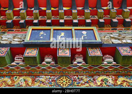 Details der Dachdekorationen im Royal Flora Park, auch bekannt als Park Rajapruek, in Chiang Mai, Thailand Stockfoto