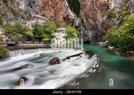 Derwisch Haus bekannt als Tekke in Blagaj, Bosnien und Herzegowina Stockfoto