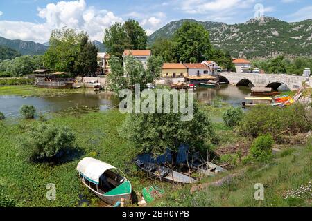 Blick über die Altstadt von Virpazar in Montenegro Stockfoto