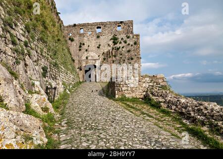 Blick über die Überreste der Burg Rozafa in der Stadt Shkodra, Albanien Stockfoto