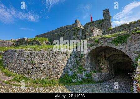 Blick über die Überreste der Burg Rozafa in der Stadt Shkodra, Albanien Stockfoto