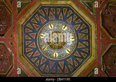 Deckendekoration in der König-Moschee, auch als Sultan-Moschee oder Sultan Beyazit-Moschee bekannt, in Berat, Albanien Stockfoto
