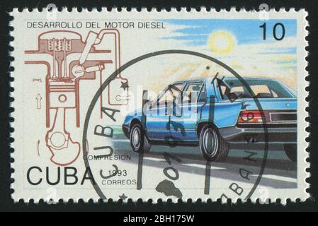 KUBA - UM 1993: Briefmarke gedruckt von Kuba, zeigt Retro-Auto, um 1993. Stockfoto