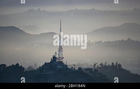 , Sonnenuntergang über den Hollywood Hills in Los Angeles, 20.03.2016, Luftaufnahme, USA, Kalifornien, Los Angeles Stockfoto