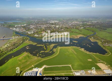 , überflutetes Flussbett der Lippe an der Mündung in den Fluss Rhien in Wesel. 21.04.2016, Luftaufnahme, Deutschland, Nordrhein-Westfalen, Ruhrgebiet, Wesel Stockfoto