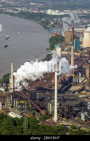 Technische Ausrüstung und Produktionsanlagen des Stahlwerks Thyssen Krupp Steel in der Mannesmannstraße in Duisburg im Bundesland Nord, 09.06.2016, Luftaufnahme, Deutschland, Nordrhein-Westfalen, Ruhrgebiet, Duisburg Stockfoto