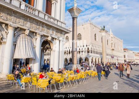 Caffe Gelateria Al Todaro, Riva Degli Schiavoni, San Marco, Venedig, Italien Stockfoto