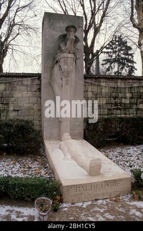 Kenotaph von Charles Baudelaire, französischer Dichter, auf dem Friedhof Montparnasse in Paris Stockfoto