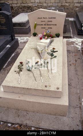 Grab von Jean-Paul Sartre und Simone de Beauvoir auf dem Friedhof Montparnasse in Paris Stockfoto