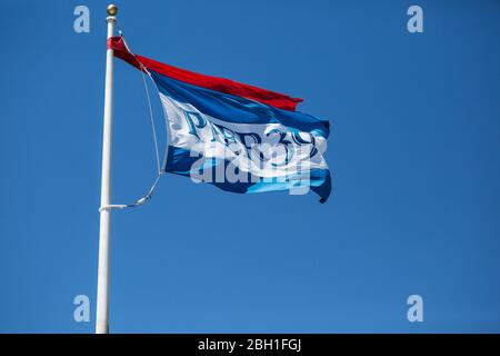 Pier 39 Flaggen, die im kalifornischen Wind weht, am Pier 39 in San Francisco Stockfoto