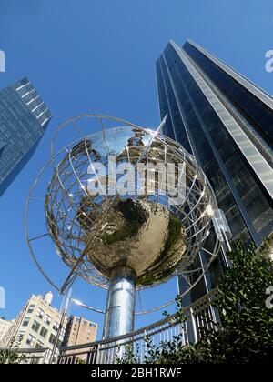 Weltkugel im Time Warner Center, Columbus Circle, Manhattan, New York City, NY, USA Stockfoto