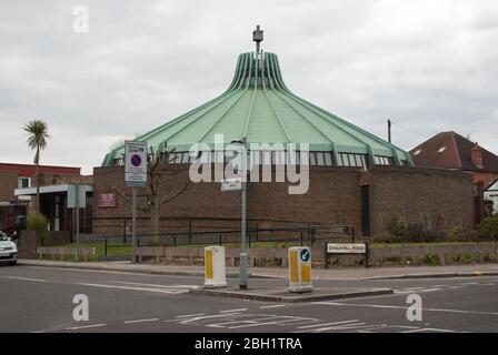 Römisch-katholische Kirche der englischen Märtyrer, Chalkhill Road, Wembley Park, Middlesex, HA9 9EW Stockfoto