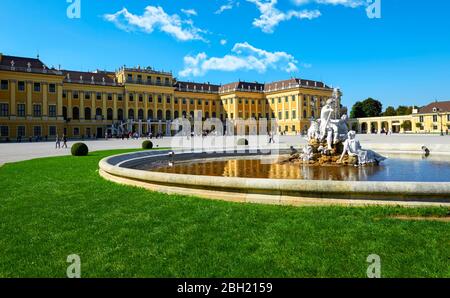 Besuch von Schloss Schönbrunn in Wien Stockfoto