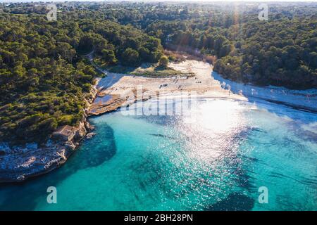 Spanien, Balearen, Santanyi, Luftbild des Strandes von sAmarador im Naturpark Mondrago Stockfoto