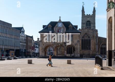 Die Geschäfte im Stadtzentrum von Peterborough sind geschlossen, während Großbritannien gesperrt ist. Stockfoto