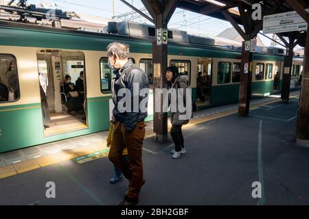 Die Transitplattform zur Hase Station von Kamakura Station. Tokio, Japan Februar 11,2020 Stockfoto