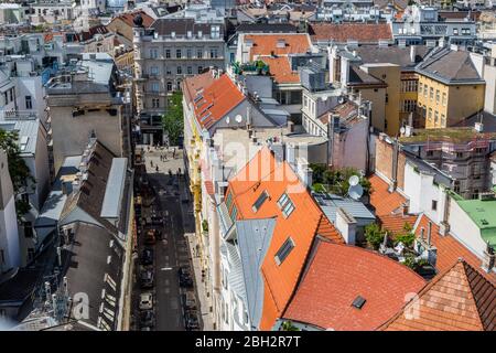 Wien, Österreich - 8. Juni 2019: Panoramablick auf Wien an einem sonnigen Tag Stockfoto