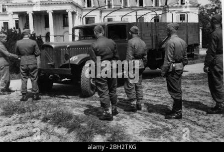 1943 - deutsche SS-Soldaten in Izegem - Iseghem, Westflandern Belgien Stockfoto