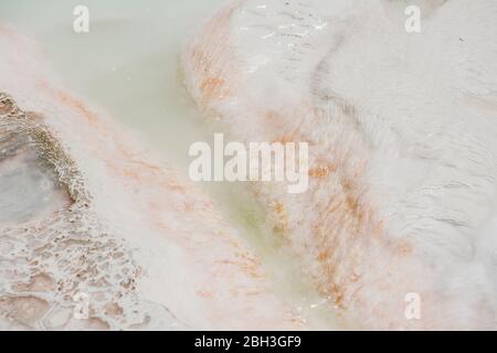 Türkei Pamukkale, in seiner jetzigen Form ohne Photoshop mit Details und Ansichten Stockfoto