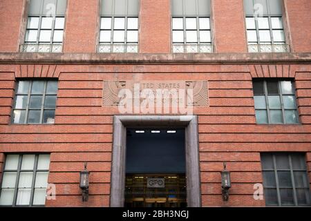 Washington, USA. April 2020. Ein allgemeiner Blick auf das Druckbüro der US-Regierung in Washington, DC am 23. April 2020 inmitten der Coronavirus-Pandemie. Nach längeren Verhandlungen über zusätzliche 500 Milliarden Dollar an Stimulusfinanzierung als Reaktion auf den anhaltenden COVID-19-Ausbruch, wird der US-Kongress eine weitere wirtschaftliche Entlastung an Präsident Trump senden, um nach einer Abstimmung im Parlament später heute Gesetz zu unterzeichnen. (Graeme Sloan/Sipa USA) Credit: SIPA USA/Alamy Live News Stockfoto