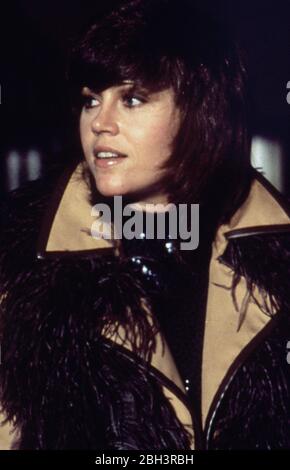 Studio released publicity film still from "Klute"  Jane Fonda  1971 Warner Bros.  File Reference # 33962-555THA Stockfoto