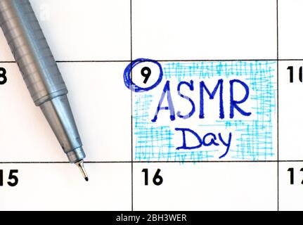 Erinnerung ASMR Tag im Kalender mit Stift. April 09 Stockfoto