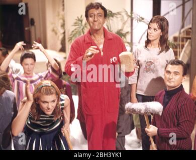 Claudine Longet, Peter Sellers, 'The Party' (1968) Aktenzeichen # 33962-604THA Stockfoto