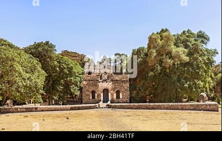 Blick auf das Innere der historischen Fasilides Bäder in Gondar, Äthiopien. Stockfoto