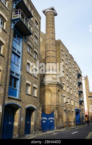 Umgebaute viktorianische Lagerhäuser in der Mill Street in Bermondsey, London, England Großbritannien Stockfoto