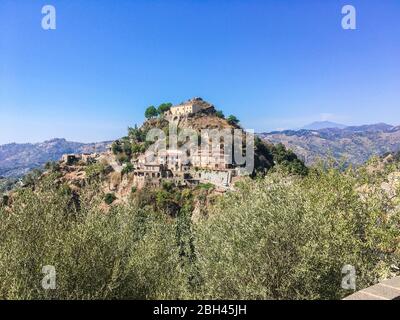 Schöne Landschaft von Savoca, Sizilien in Italien Stockfoto