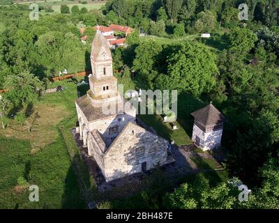 Die Kirche von Densus, Luftaufnahme Stockfoto