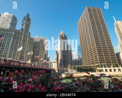 Chicago, USA - 10. September 2018: Wahrzeichen der Innenstadt bei Sonnenschein Stockfoto