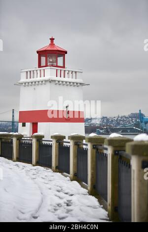 Brockton Point Lighthouse Snow. Winterschnee auf dem Brockton Point Lighthouse. Stanley Park, Vancouver. Stockfoto