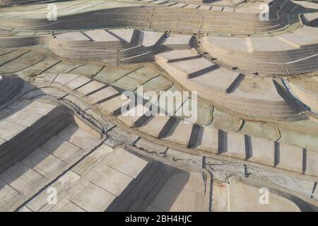 Luftaufnahme über einer weitläufigen neuen Unterteilung, die im Bau ist, auf der Stevenson Ranch, Santa Clarita, Kalifornien Stockfoto